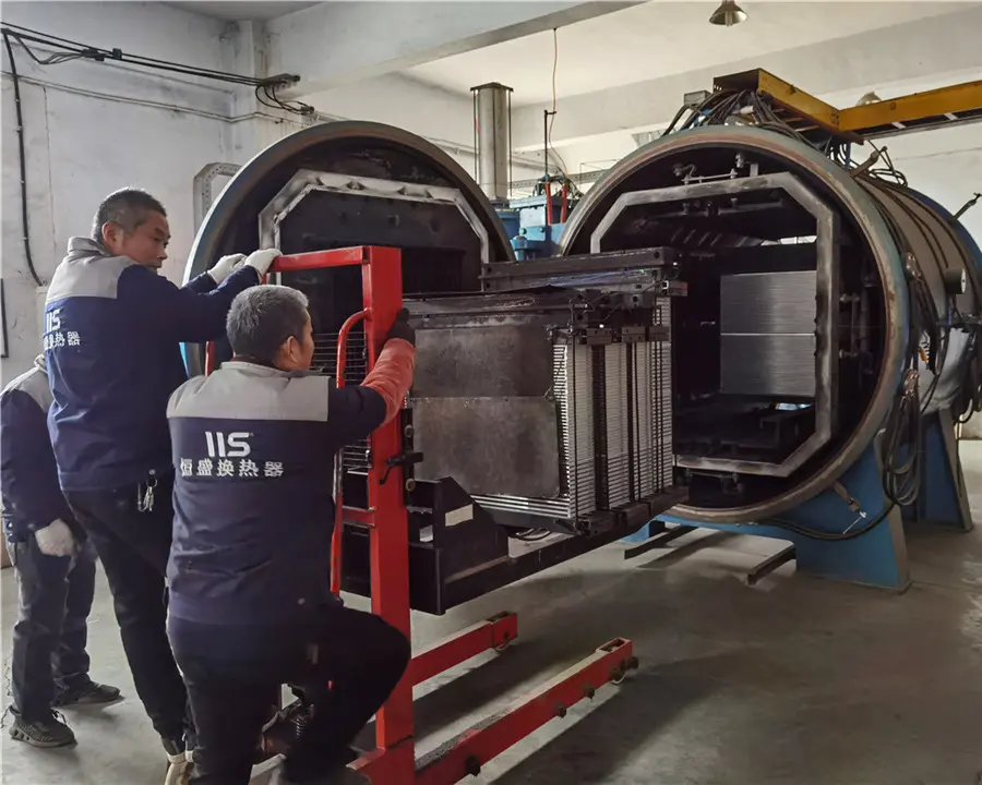 Vacuum brazing furnace (4)2y2